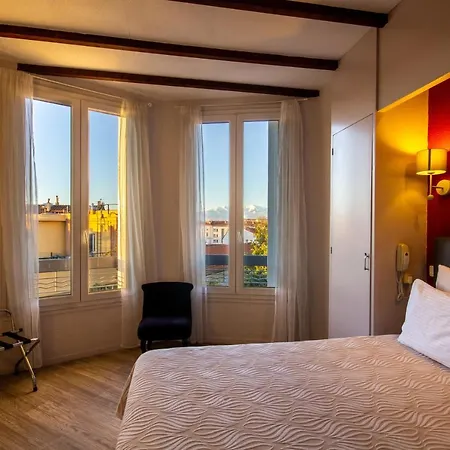 Aragon Hotel