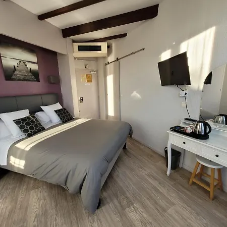 Aragon Hotel