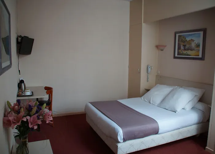 Aragon - Centre Gare 2* פרפיניין